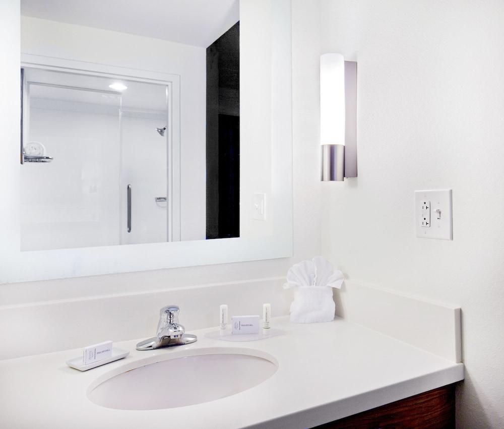 Springhill Suites Chesapeake Greenbrier Eksteriør billede